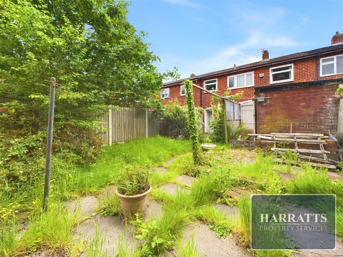 Lapwing Lane, Brinnington, Stockport