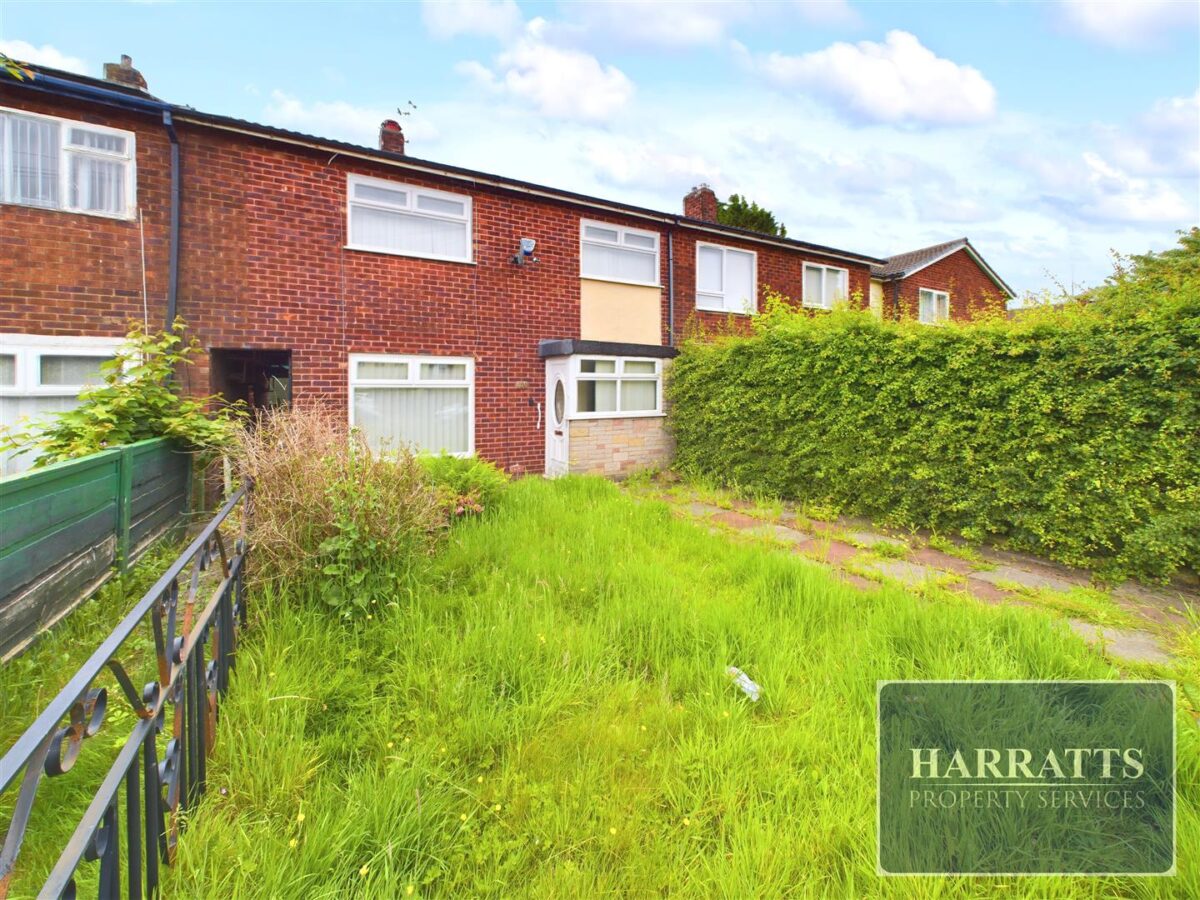 Lapwing Lane, Brinnington, Stockport